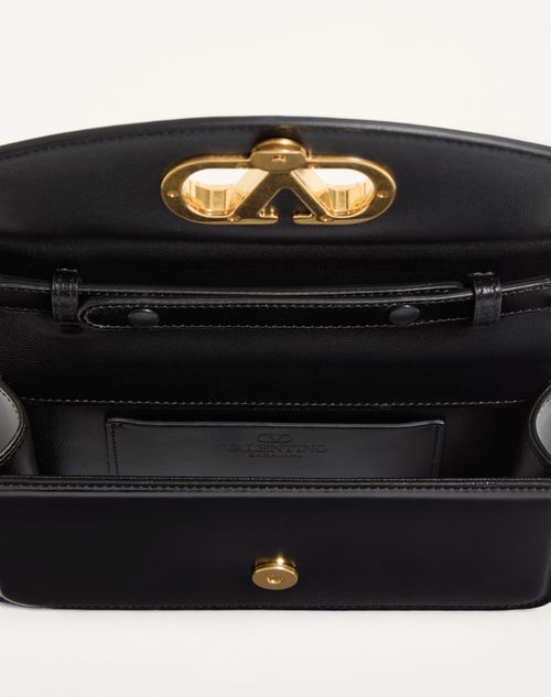 Valentino Garavani - Valentino Garavani Vain Clutch Bag In Shiny Calfskin - Black - Woman - Shoulder Bags